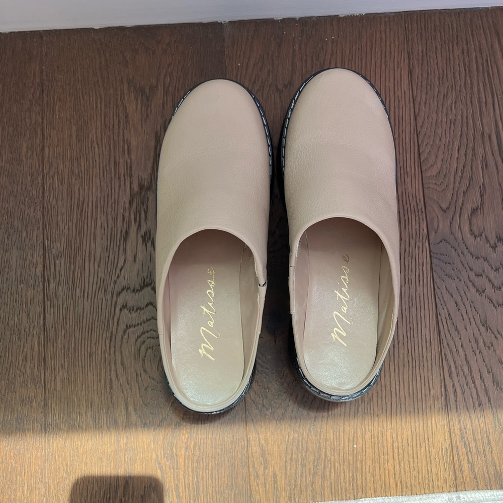 Matisse Lena Clogs in Beige